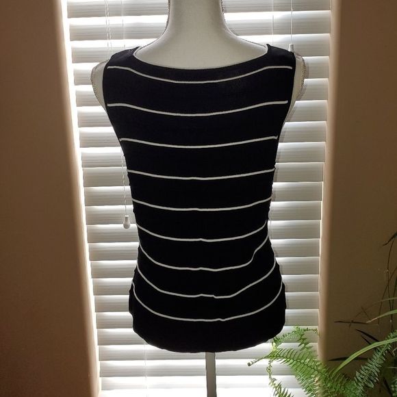 J.A.C. Black and White Tank XL - Picture 2 of 6